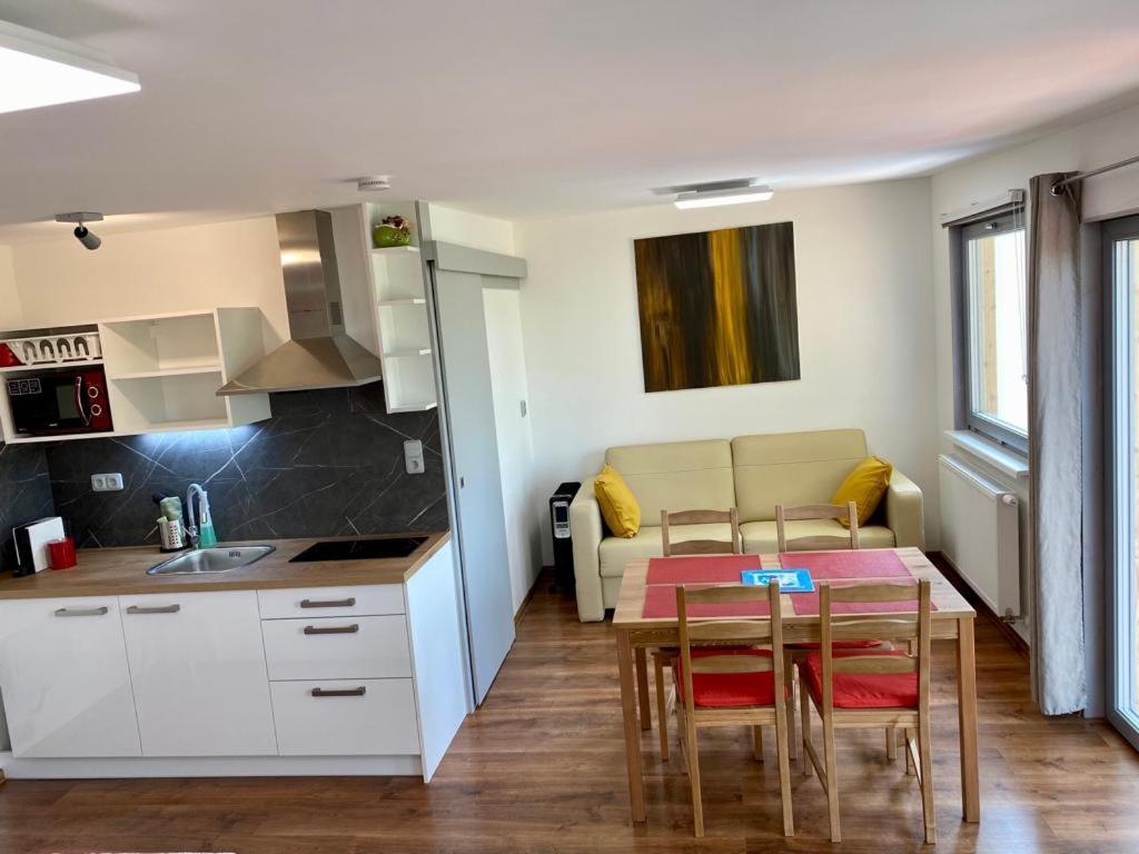 Apartman - E - Vyhlidka Nad Rekou Zdiby Eksteriør billede